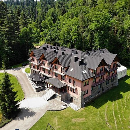 Hotel Salamandra Hoczew Экстерьер фото