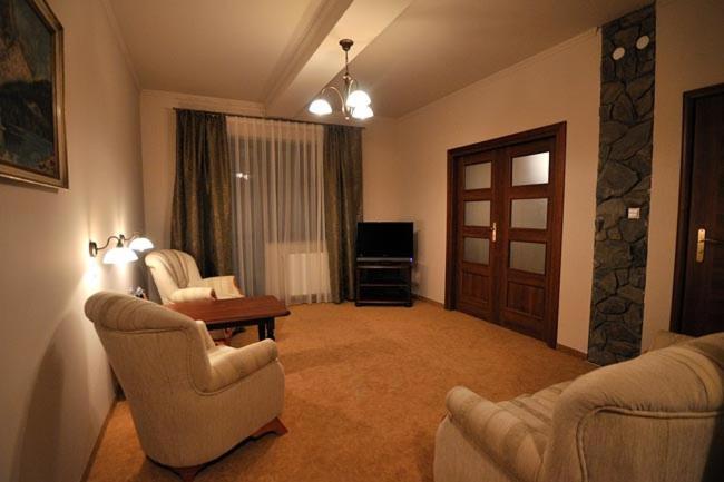 Hotel Salamandra Hoczew Экстерьер фото