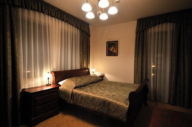 Hotel Salamandra Hoczew Экстерьер фото