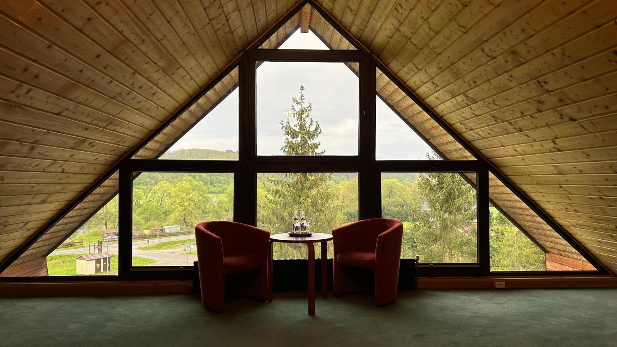 Hotel Salamandra Hoczew Экстерьер фото